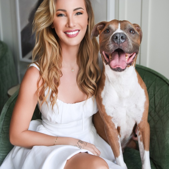 Meet your Posher, Nicole - Picture 3 of 3